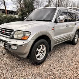 Mitsubishi Pajero 2000