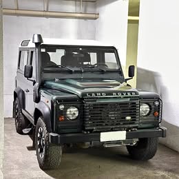 Land Rover Defender 2010